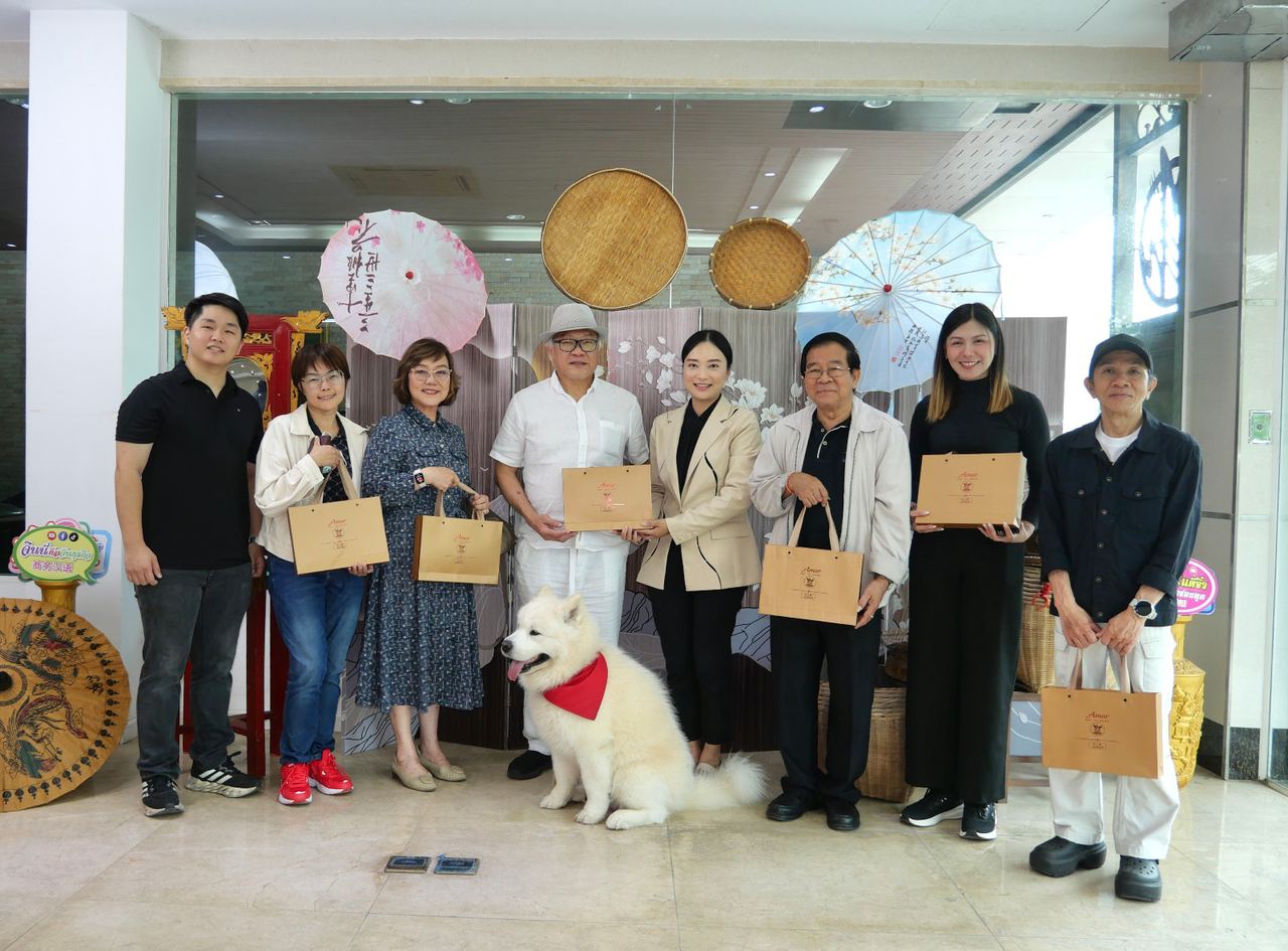ดูรูปใหญ่ สมาคมวัฒนธรรมแต้จิ๋วและภาษา(ประเทศไทย) ต้อนรับคณะผู้บริหารเอเชี่ยนซี คอร์ปอเรชั่น พร้อมรับมอบวัตถุมงคลและวัตถุโบราณแต้จิ๋วอันทรงคุณค่า