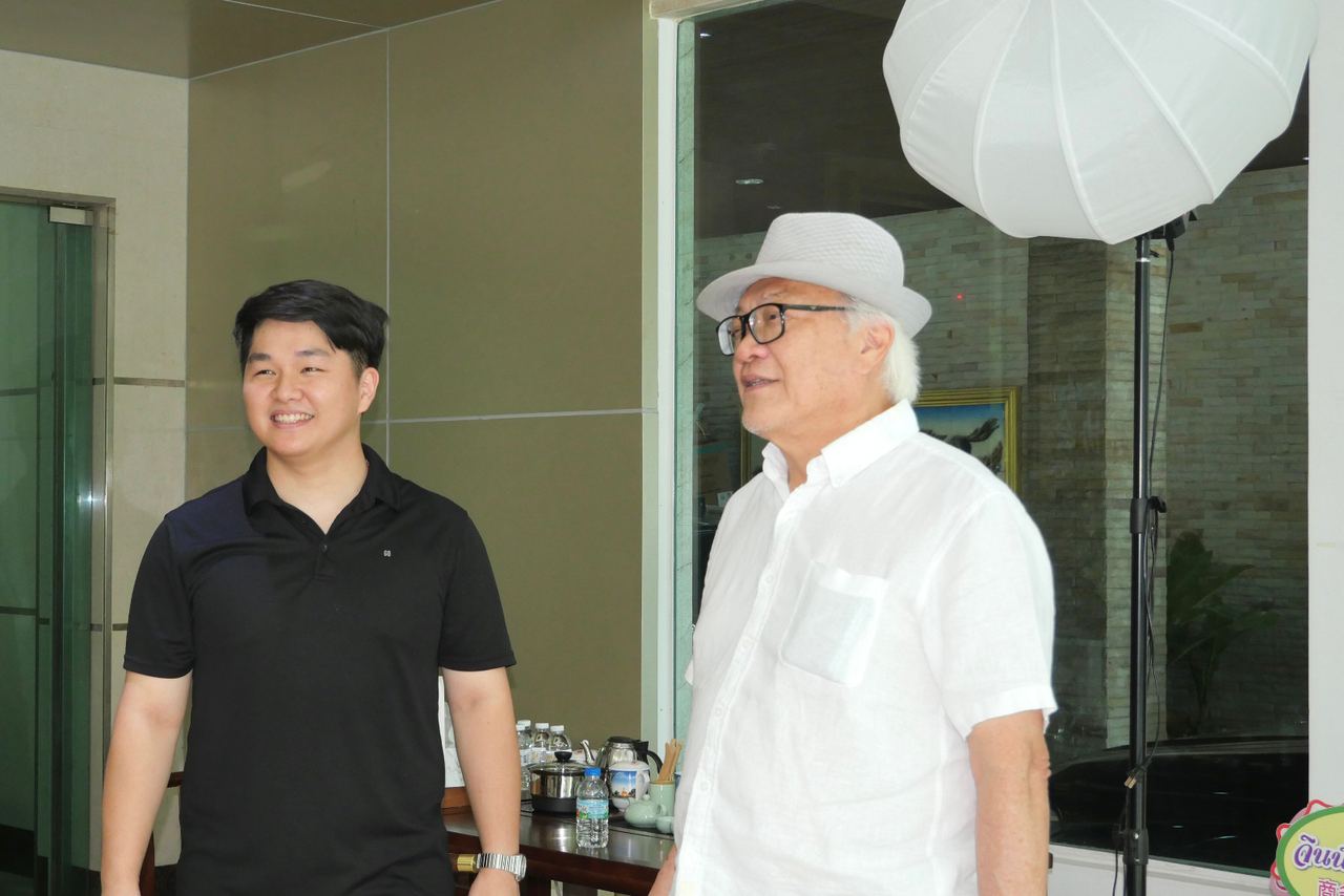 ดูรูปใหญ่ สมาคมวัฒนธรรมแต้จิ๋วและภาษา(ประเทศไทย) ต้อนรับคณะผู้บริหารเอเชี่ยนซี คอร์ปอเรชั่น พร้อมรับมอบวัตถุมงคลและวัตถุโบราณแต้จิ๋วอันทรงคุณค่า